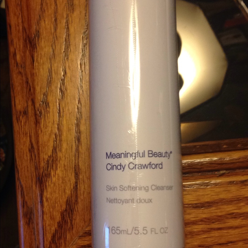 Cindy Crawford facial treatment